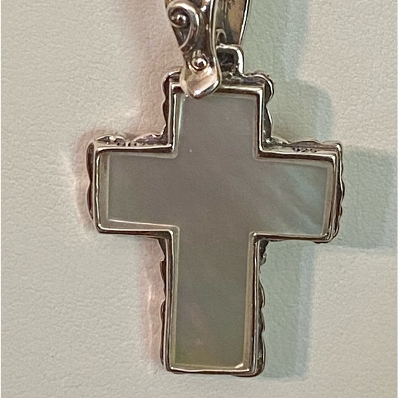Silver Cross Pendant Necklace! - Picture 5 of 7